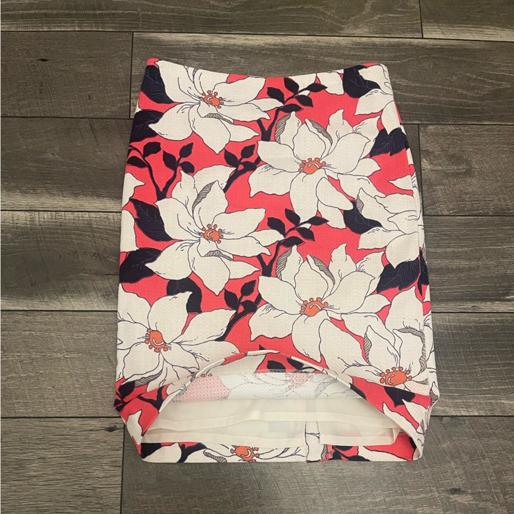 Ann Taylor Pink Ivory Textured Floral Straight Pencil Skirt Sz 2 - Picture 4 of 6